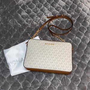 Michael Kors Crossbody